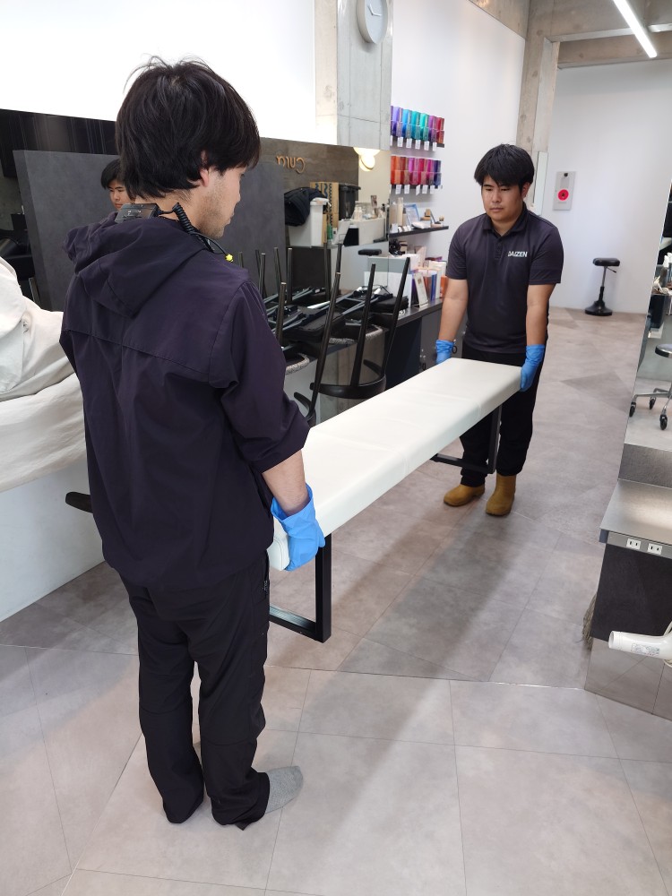 港区南青山4丁目の素敵な美容室C様の床面洗浄クリーニングを実施しました!